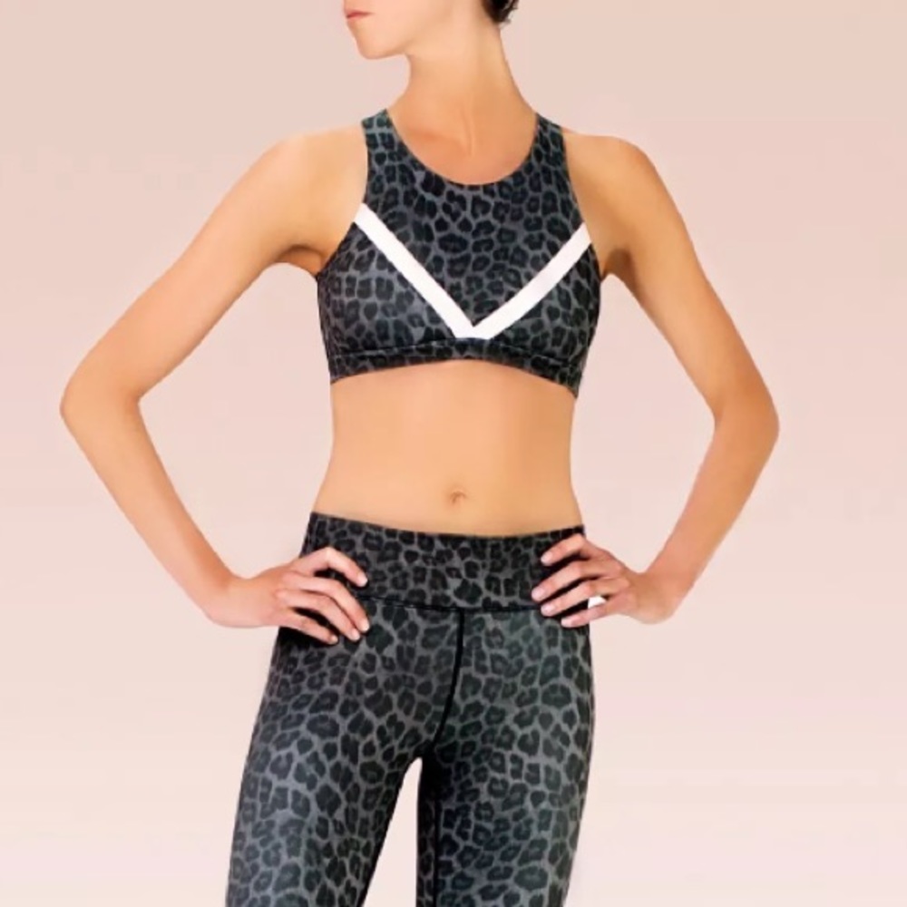 NWT VIE ACTIVE High Neck Sports Bra XXS Leopard